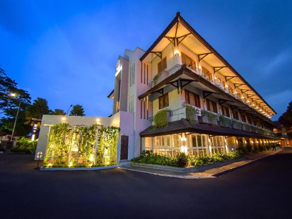 万隆巴斯德尼兰德酒店 外观 照片